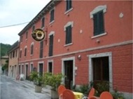 Ingrandisci